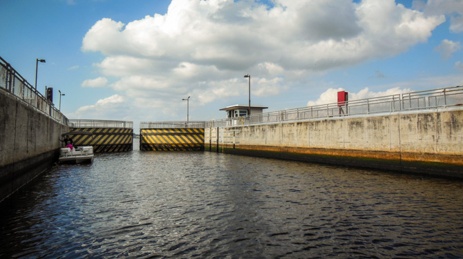 Exploring the Largest Dock on the Caloosahatchee River: A Boater’s Paradise largest dock on the caloosahatchee river
